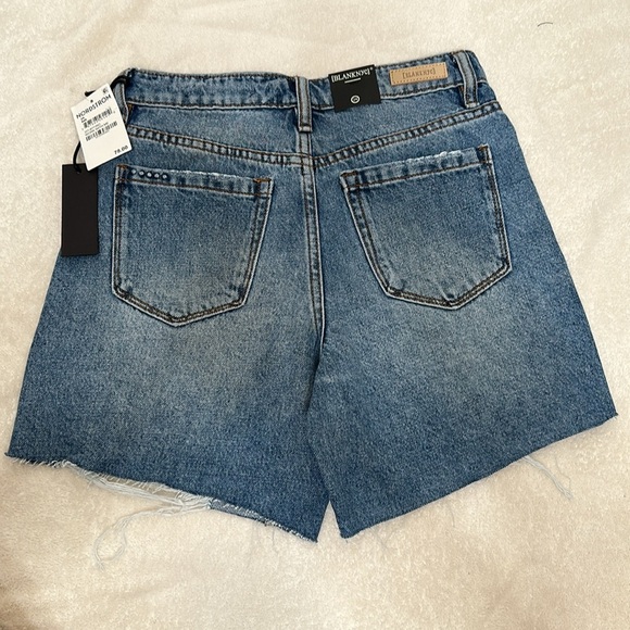 Blank NYC Work With Me High‎ Rise Distressed Cutoff Denim Shorts
Women's Sz 0/24 - Picture 3 of 6